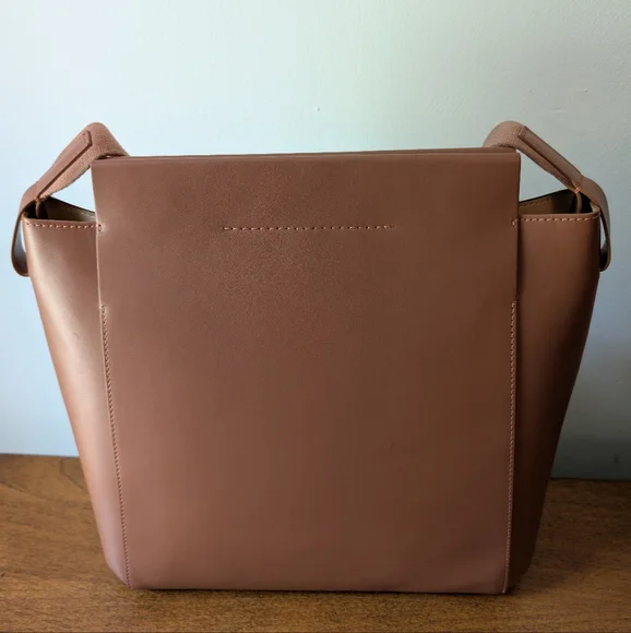 Everlane The Form Bag In Cognac - Picture 8 of 14